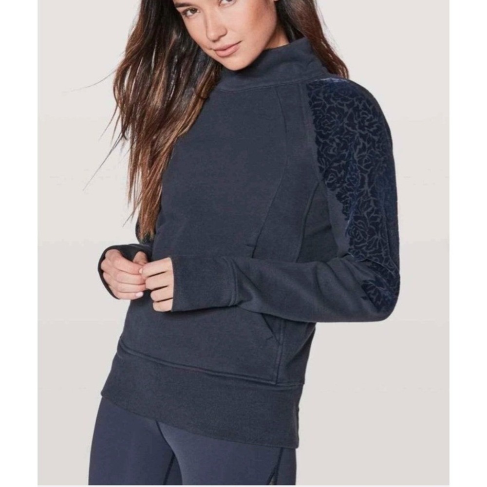 Lululemon Floral Flock Pullover in Midnight Navy size 1 2